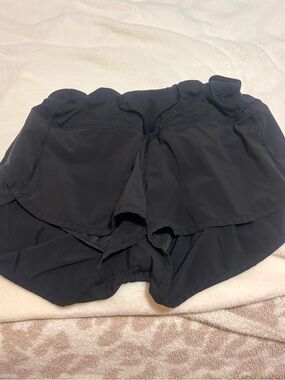 Black Women's LULULEMON size 6